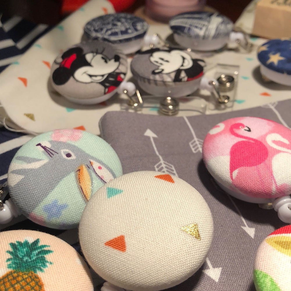 Badge holder - Picture 3 of 3
